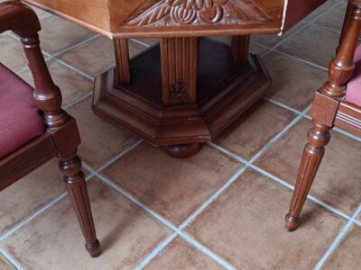 Mesa de madera maciza extensible