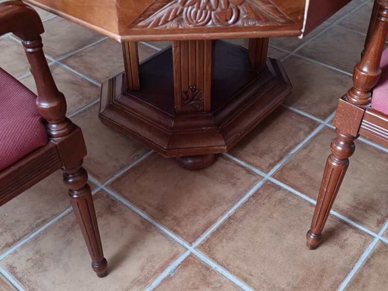 Mesa de madera maciza extensible